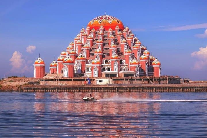 Makassar Private Full-Day Tour — Custom City & Karst Excursions with English-Speaking Driver photo 4