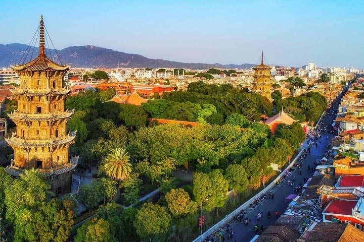 Quanzhou in a Day: Private Cultural Tour from Xiamen