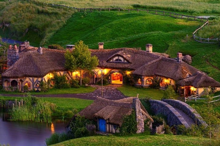 2-Day Waitomo Caves, Hobbiton & Rotorua Tour from Auckland photo 2