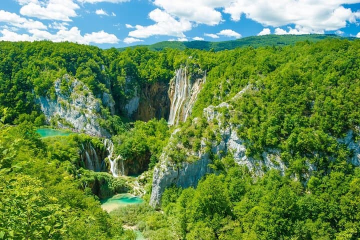 Full-Day Plitvice Lakes Guided Tour from Zagreb — Boardwalks, Boats & Veliki Slap photo 2