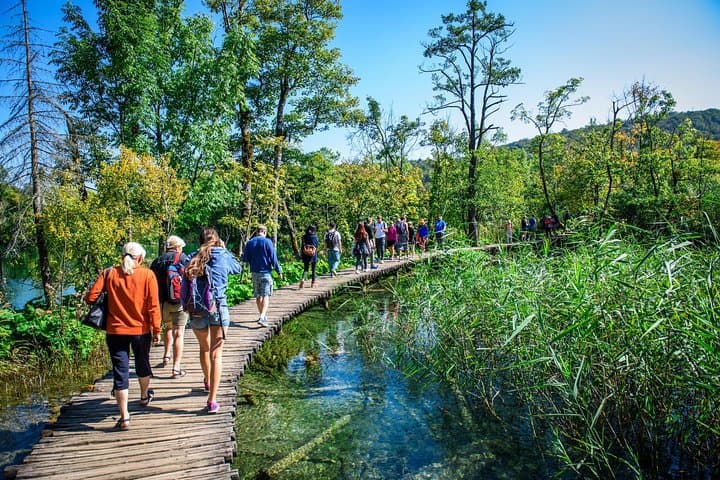 Full-Day Plitvice Lakes Guided Tour from Zagreb — Boardwalks, Boats & Veliki Slap photo 4