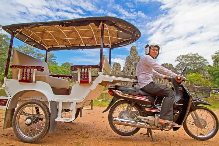 Sunrise at Angkor Wat: Private Tuk Tuk Tour of Angkor Archaeological Park photo 2