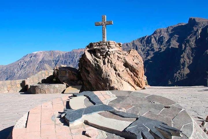 Colca Canyon Arequipa 2-Day Tour: Cruz del Condor & Hot Springs photo 4