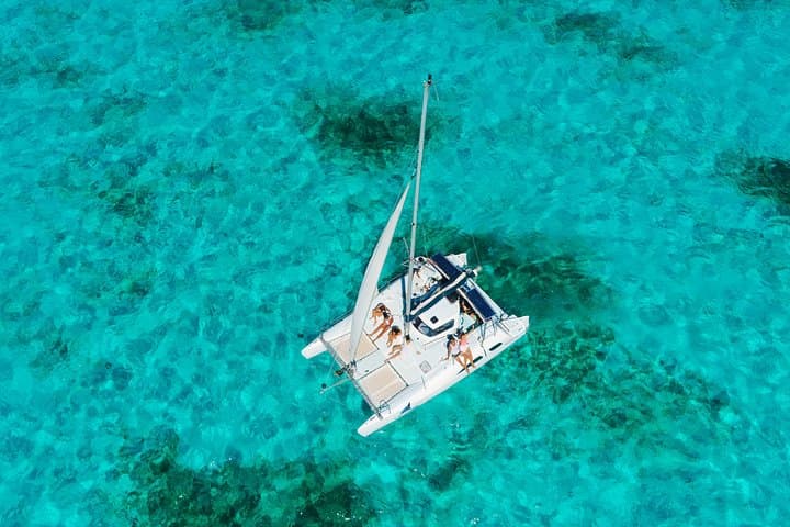 Private Catamaran from Cancun to Isla Mujeres — Cancun Sailing & Snorkel (Half- or Full-Day) photo 6