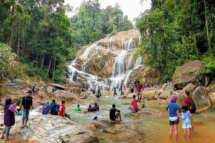 Private Chauffeur Transfer from Johor Bahru to Kuala Besut with Sungai Pandan Waterfall Stop photo 2
