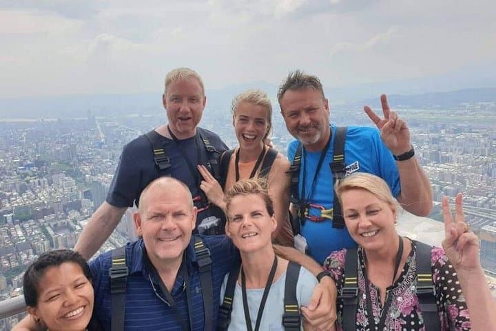 Taipei 101 Skyline 460: Top-Floor Tour and Din Tai Fung Dinner photo 4