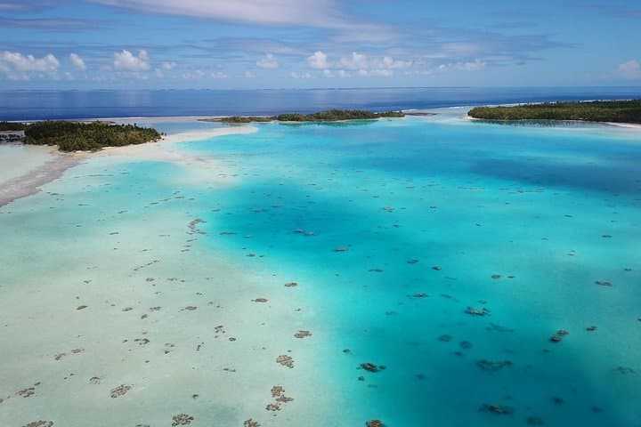 Blue Lagoon Private Tour Rangiroa — Motu Day, Shark Nursery & Snorkeling photo 4