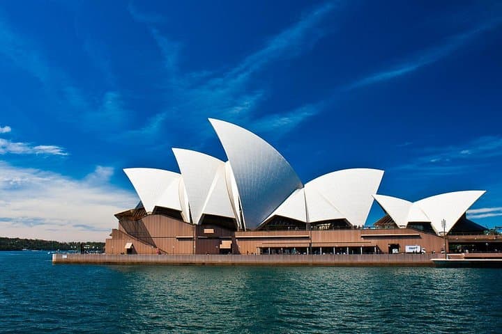 Sydney Private Day Tour: 6-Hour Highlights of Opera House, Bondi & Manly photo 1