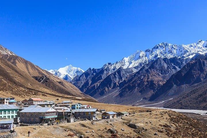 Langtang Valley Trek: Kyangjin, Gosainkunda & High-Himalayan Views photo 6