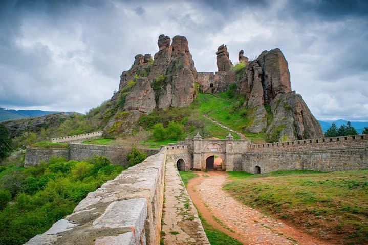 Belogradchik Rocks and Venetsa Cave: Full-Day Tour from Sofia to Bulgaria’s Stone Giants