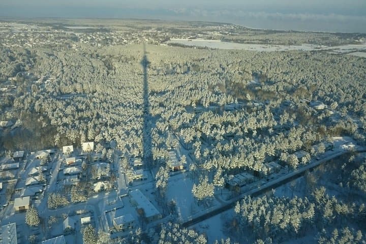 Panoramic Tallinn Car Tour: Kadriorg, Kalamaja & Noblessner in 2.5 Hours photo 4