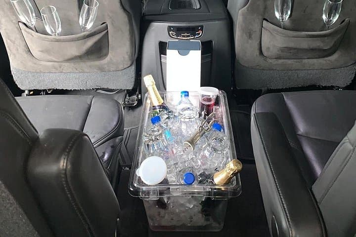Stress-Free Luxury Transfer From New York City to Newark Airport (EWR) photo 2