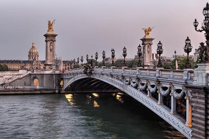 Private Paris Essentials Tour: 4-Hour Walking Guide to Paris' Iconic Sights photo 4