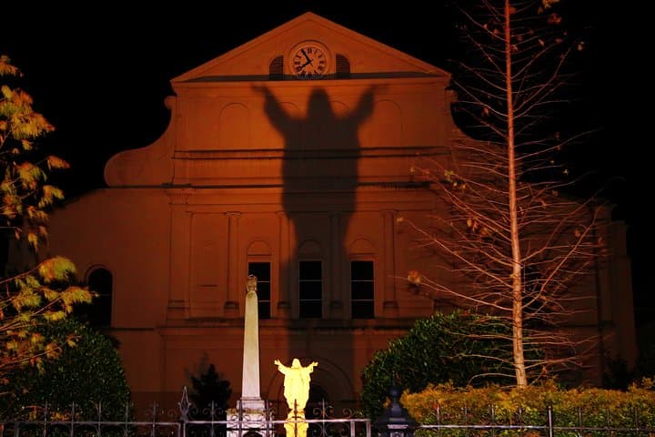 New Orleans Dead of Night: Ghosts and Cemetery Bus Tour photo 2