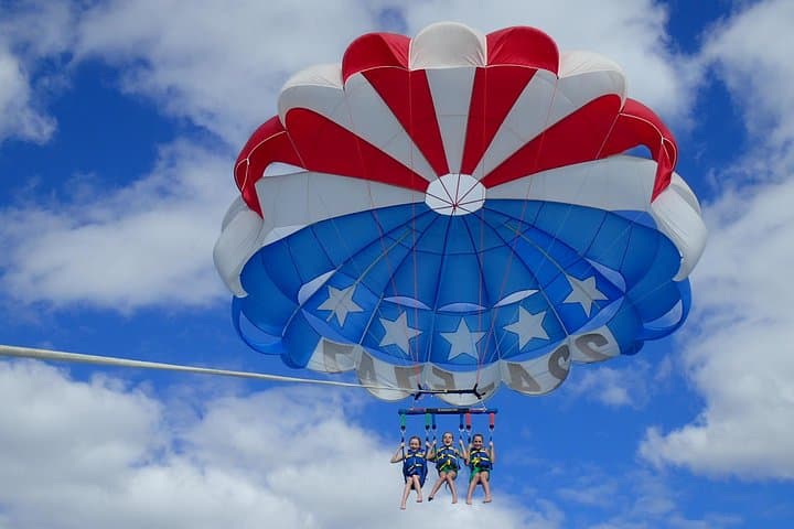 Madeira Beach Parasail Flights — Sky-High Views Over Clearwater Bay photo 2