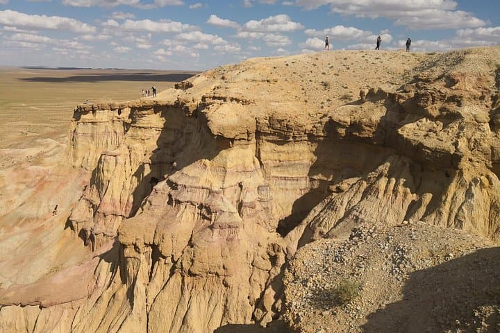 Majestic Gobi Desert Adventure: Khongor Dunes, Flaming Cliffs & Chinggis Khan photo 1