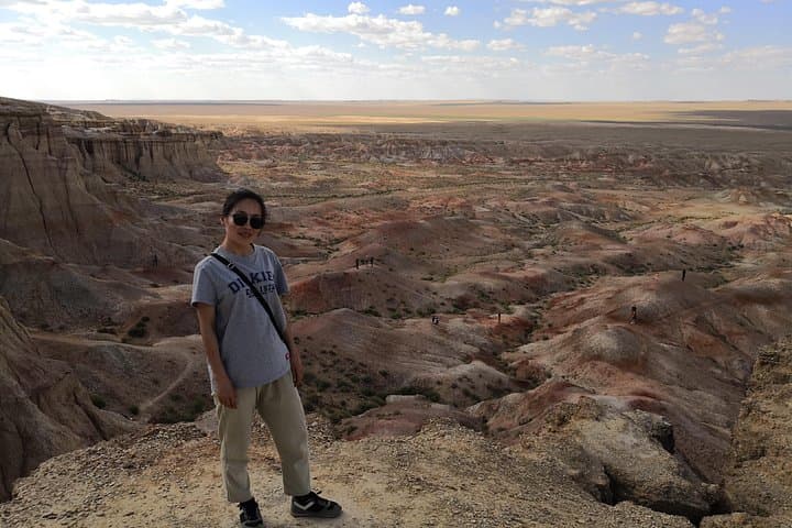 Majestic Gobi Desert Adventure: Khongor Dunes, Flaming Cliffs & Chinggis Khan photo 2