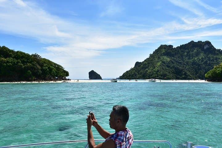 Krabi 4-Island Sunset Tour: Sandbar Walk, Snorkel & Beach BBQ photo 6
