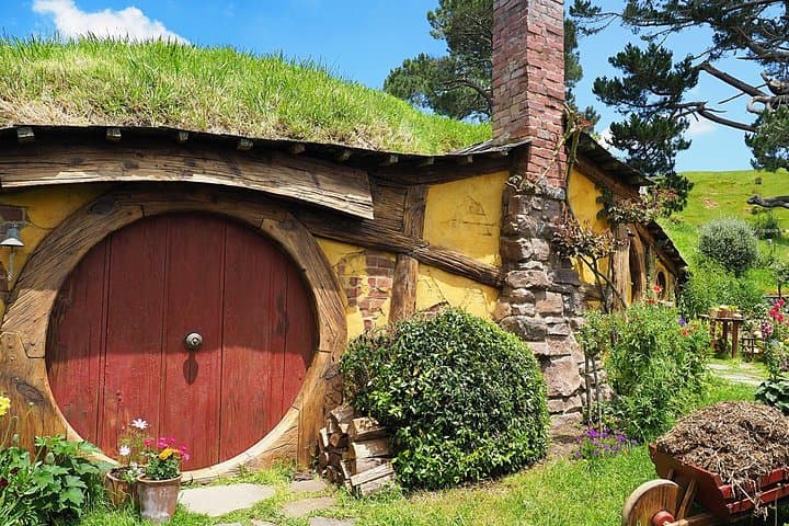 Private Hobbiton Movie Set Tour with Driver from Auckland photo 3
