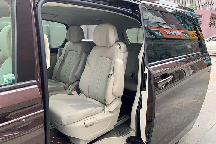 Private LaGuardia (LGA) Airport Transfer to Manhattan — Door-to-Door Pickup photo 5