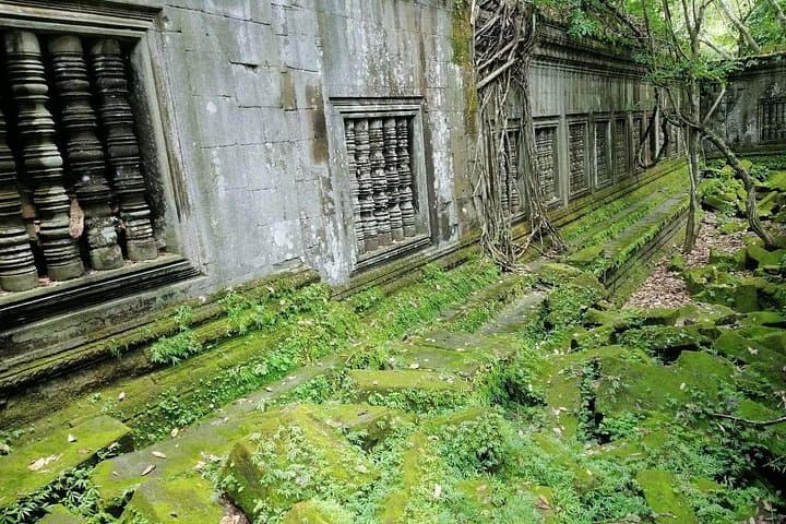 Angkor Wat Sunrise & Beng Mealea: 2-Day Temple and Tonle Sap Adventure from Siem Reap photo 6