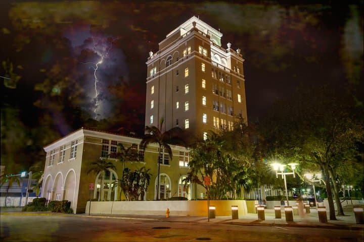 Miami Beach Night Ghost Walk — Menace, Murder & Malice Tour photo 5