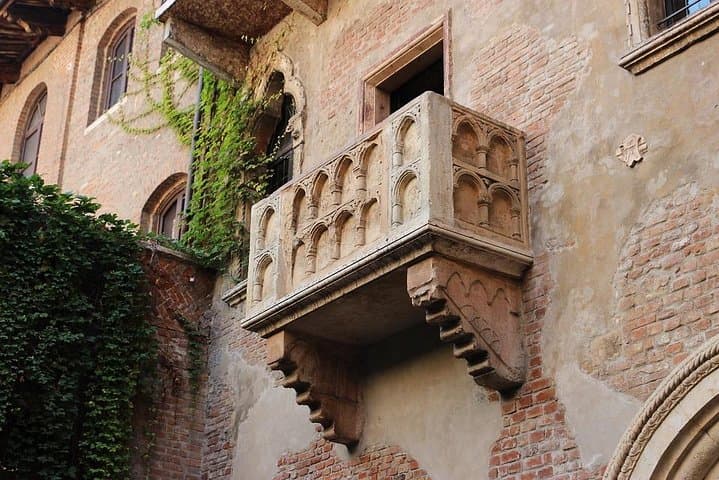 Private Day Trip from Venice to Verona: Guided Walking Tour & Fast Train photo 4