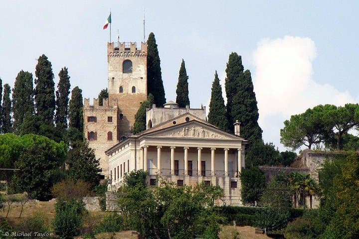 Private Day Trip from Venice to Verona: Guided Walking Tour & Fast Train photo 5