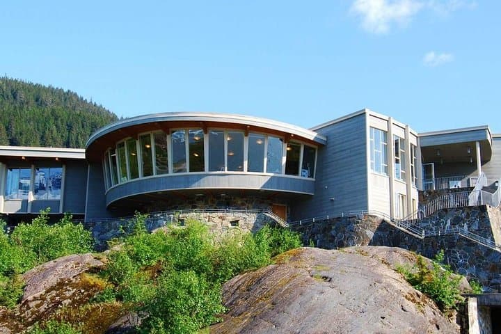 Explore Juneau: Mendenhall Glacier and Ultimate Whale Watching Adventure photo 5