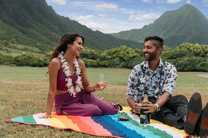 Oahu Private Helicopter Tour and Romantic Valley Landing — Waikiki to Sacred Falls photo 3