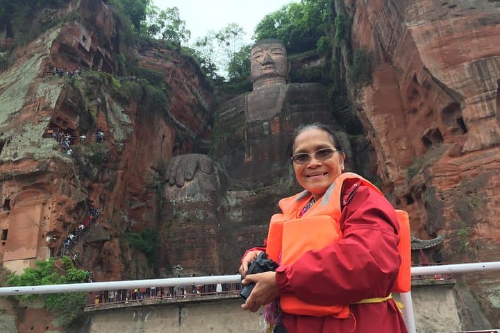 Chengdu Discovery: Panda Base & Leshan Giant Buddha Day Tour photo 2