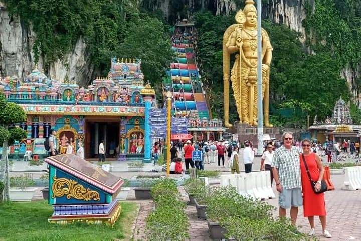 Batu Caves Tour: Scale the 272 Steps to Kuala Lumpur’s Limestone Temple