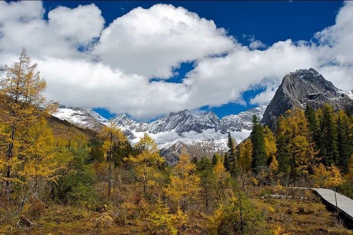 Three-Day Siguniang (Four Girls Mountain) Tour from Chengdu — Hike Shuangqiao & Changping Valleys photo 2
