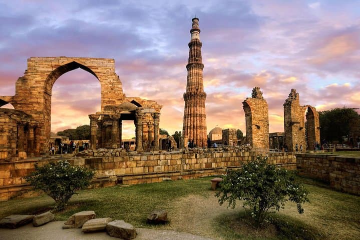 Full-Day Delhi Sightseeing Tour: Humayun's Tomb, Red Fort & India Gate photo 3