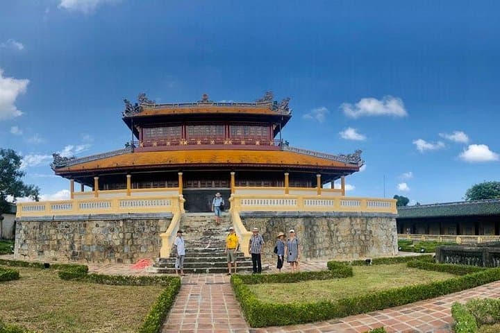 Vietnam & Cambodia 11-Day Private Tour: Ha Long Bay to Angkor Wat