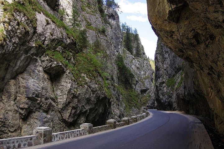 Bicaz Gorges & Hasmas Mountains: 10-Hour Hiking Day Trip from Iasi photo 4