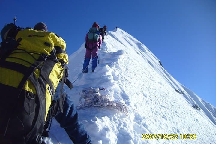 Island Peak Climb: 20-Day Expedition to Imja Tse (6,160 m)