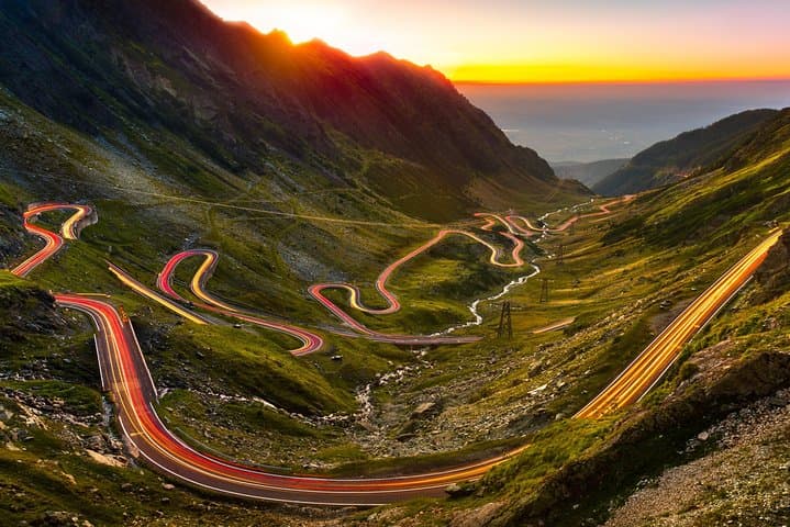 Day Trip on the Transfagarasan Highway: Balea Lake, Vidraru Dam & Curtea de Argeș