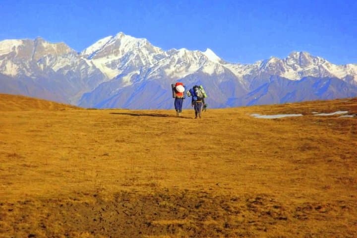 Dayara Bugyal Trek: High-Altitude Meadows & Himalayan Panorama near Uttarkashi