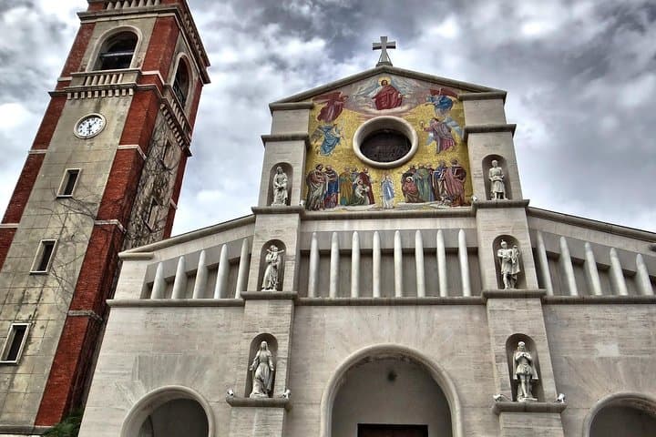 Lucca Private Walking Tour: Explore Medieval Walls, Piazza Anfiteatro & San Martino photo 6