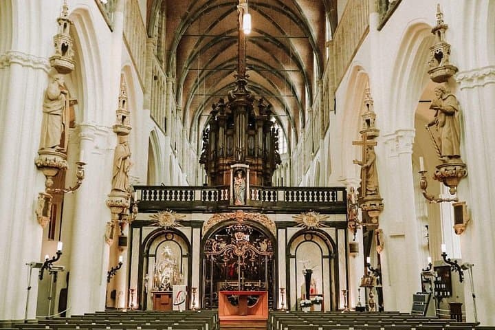 Private Architectural Tour of Bruges: Gothic Towers, Canals & Chocolate photo 5