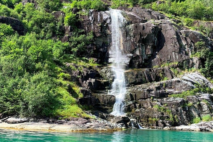 Private 4-Day Bergen to Hardangerfjord Fjord Cruise photo 4