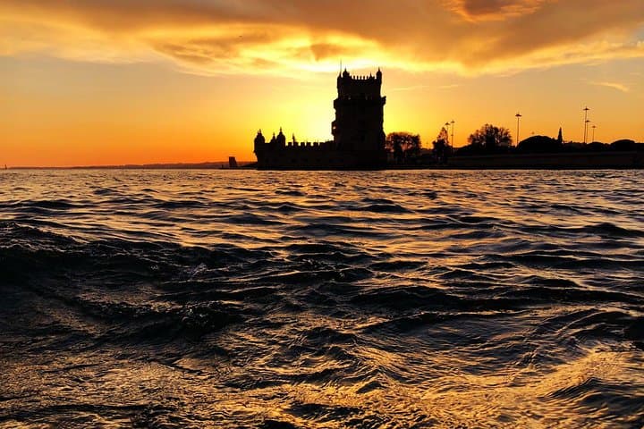 Lisbon Sunset Yacht Cruise on the Tagus with Drinks photo 4