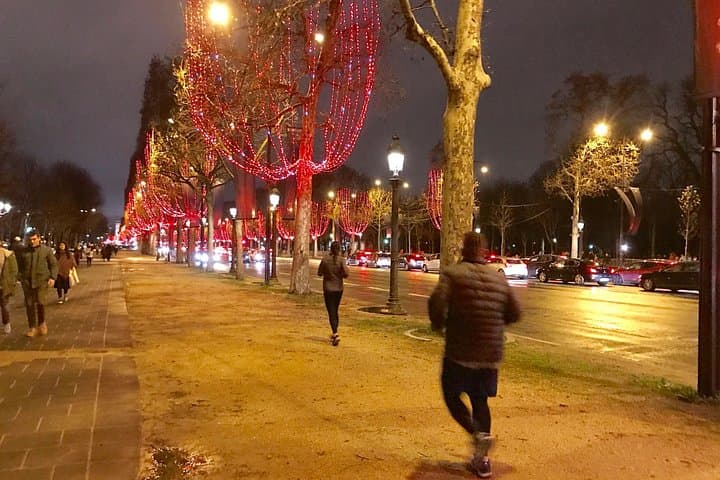 Run the Lights: Paris Evening Running Tour from Hôtel de Ville to Sacré‑Coeur photo 1