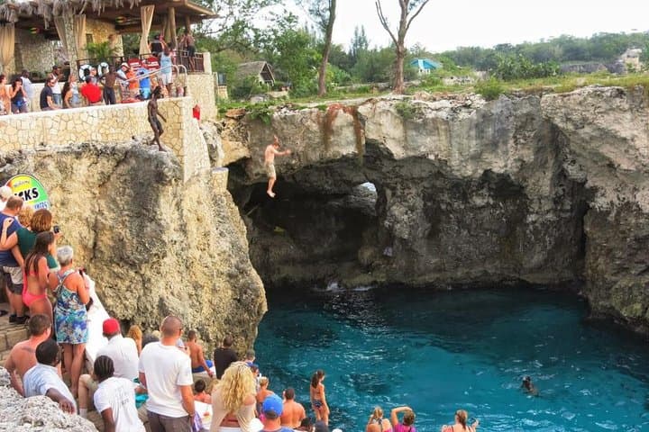 Discover Joy at Negril's Seven Mile Beach and Rick’s Cafe photo 3