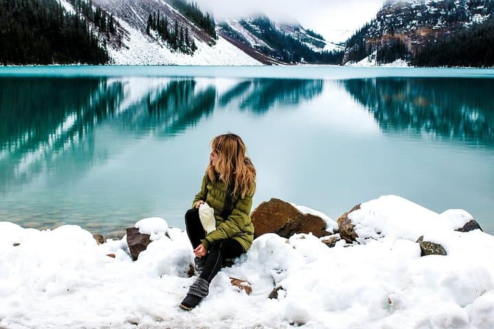 Rockies Christmas Premium Tour: 5-Day Banff & Icefield Holiday Adventure