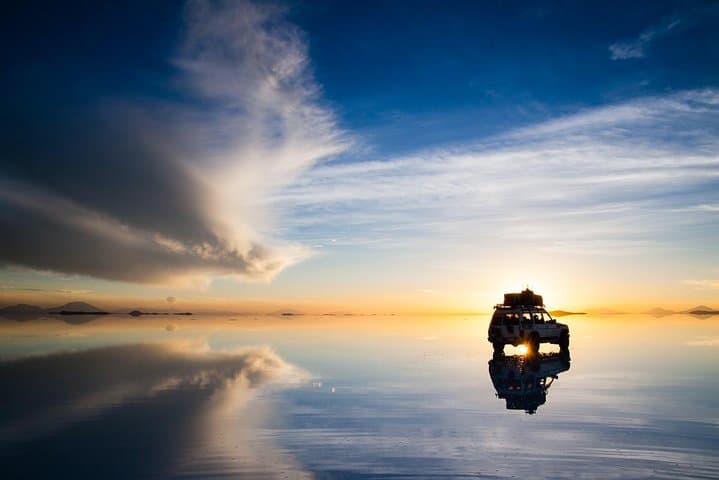 Mirror Skies: Uyuni Salt Flat Sunrise & Stargazing (Half Day)