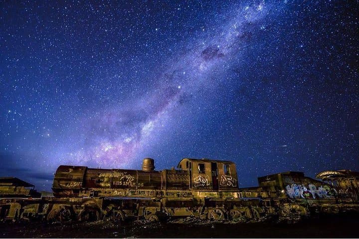 Mirror Skies: Uyuni Salt Flat Sunrise & Stargazing (Half Day) photo 4