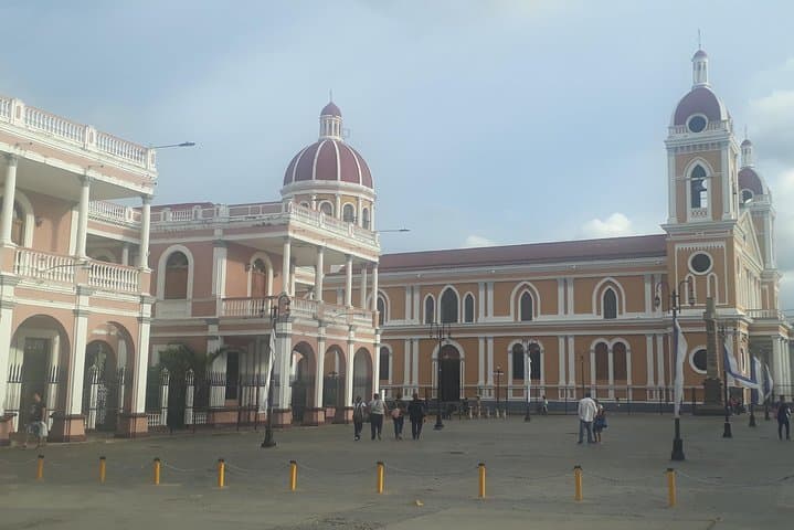 Granada Private Boat Ride and Colonial City Tour to Catarina Lookout photo 4