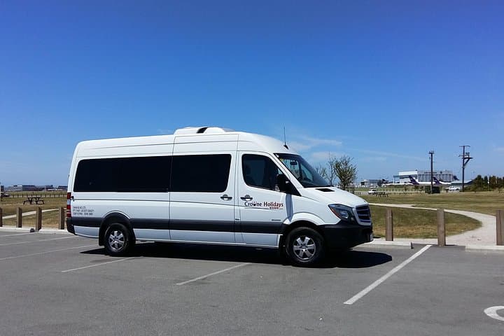 Seattle to Vancouver Private Transfer — Door-to-Door Direct Ride (4 hr) photo 1